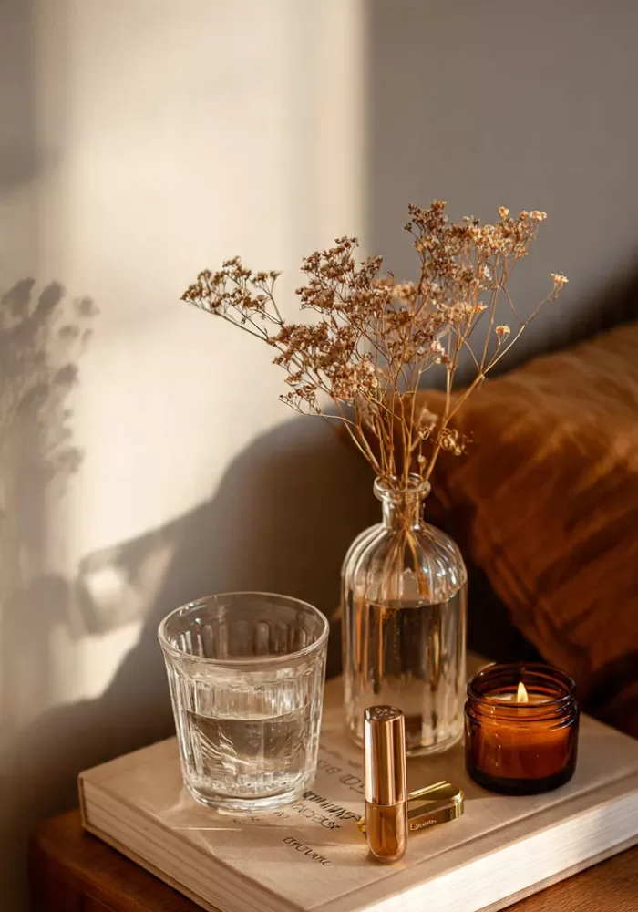 15 Minimalist Bedside Table Styling Ideas